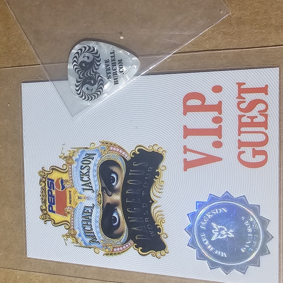 Assorted Guitar Pick Collection - Picture 5 of 11